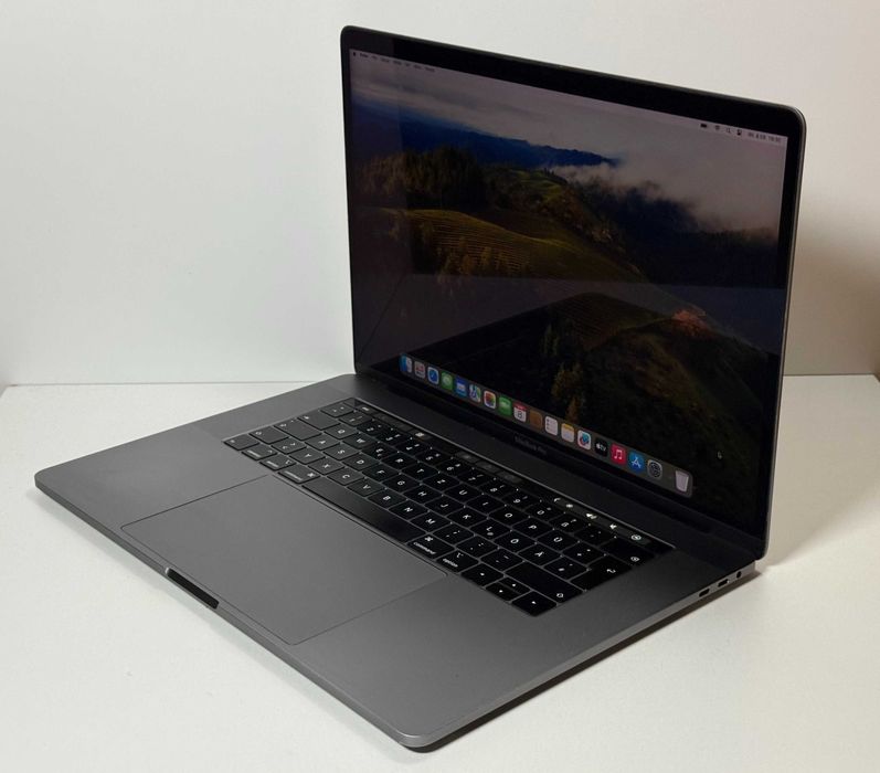 Apple MacBook Pro 15 2018 TouchBar - i7 16GB / 256GB - 84% Kondycji Baterii - Gwarancja - Stan BDB -