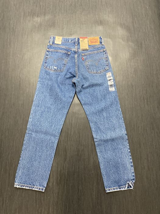 Jean Levi’s Mulher 501 Original Cropped Azul W25 L26