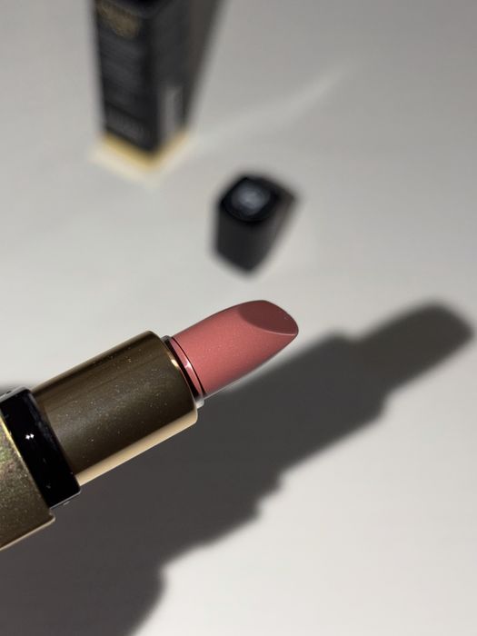Помада Chanel ,блеск