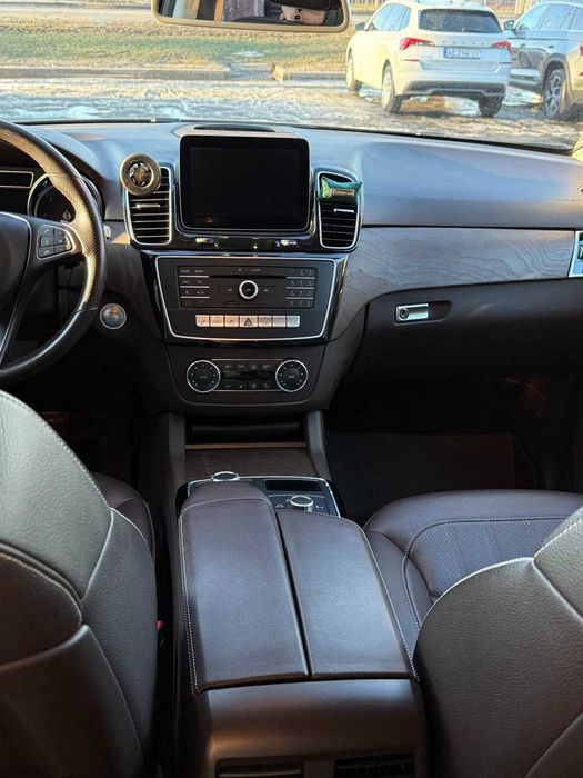 продам власний офіційний автомобіль !!!