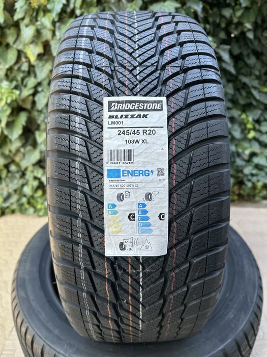 245/45 R20 Bridgestone Blizzak LM001