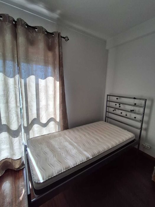 Mobiliário de Solteiro em excelente estado