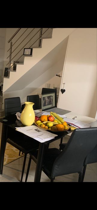 Conjunto mesa e 6 cadeiras