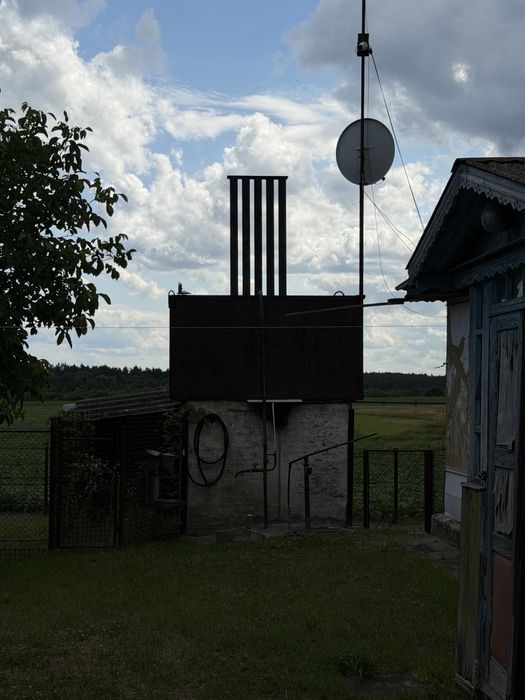 Продаж недобудованого будинку з великою приватизованою ділянкою в центрі села