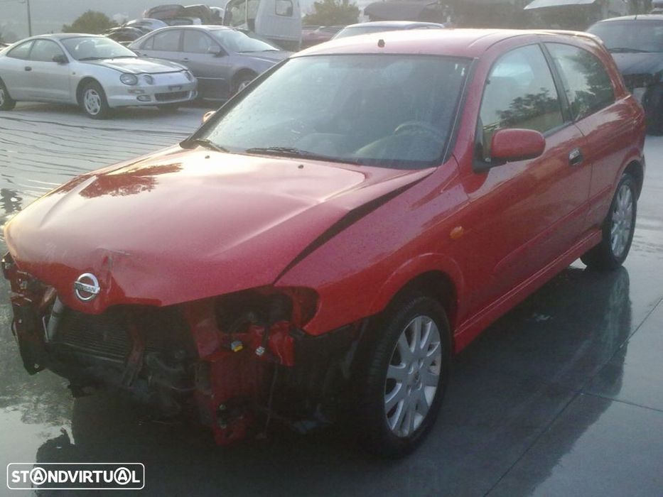 Traseira / Frente /Interior Nissan Almera 2004