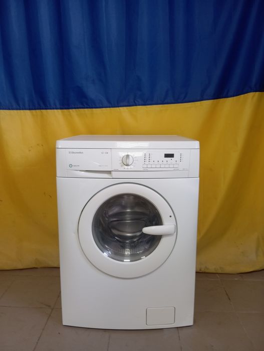 Стиральная машина Электролюкс  EWF1020
