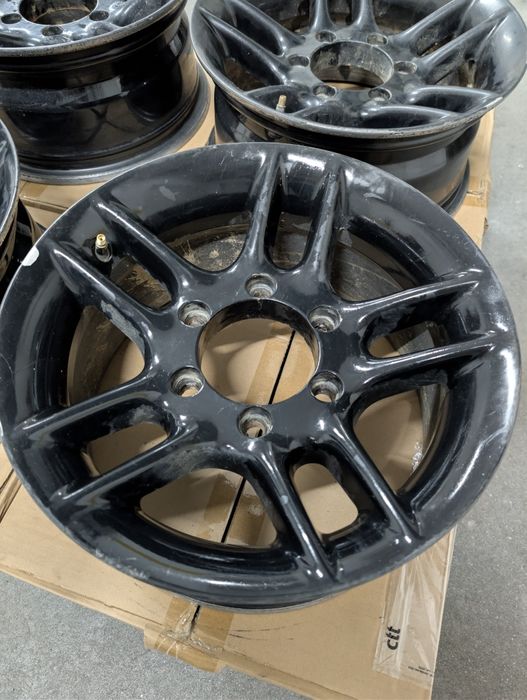 Jantes 15 furação japonesa 6x139,7 ET10