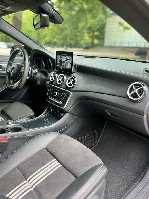 Mercedes-Benz CLA 200 Shooting Brake AMG Line