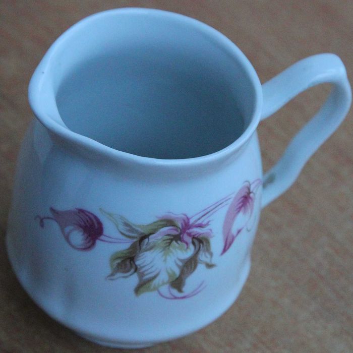 Молочник,слівочник Баранівка .Фаянс.