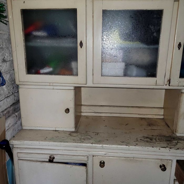 Kredens kuchenny z czasów PRL drewniany stare meble