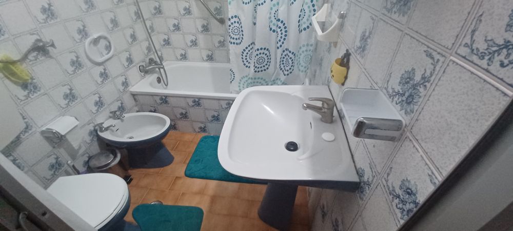 Apartamento T1  tranformado em T3  Penha em Faro perto universidade, H