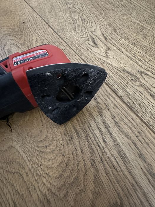 Універсальний інструмент Milwaukee