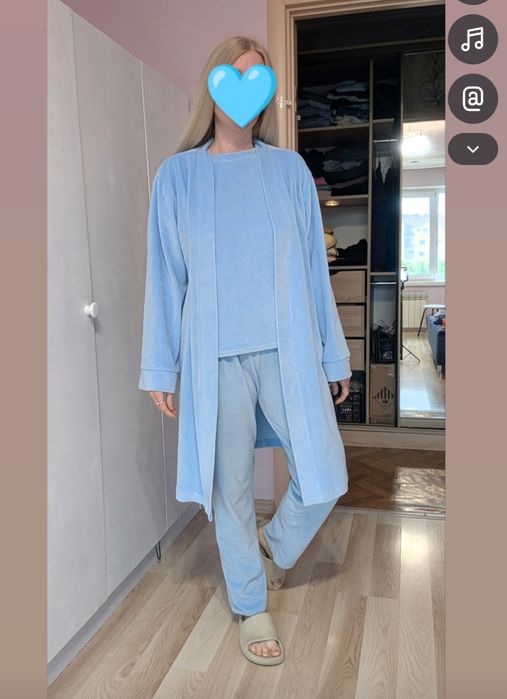 Голубий жіночий велюровий костюм 4 в 1 халат, штани, футболка, шорти
