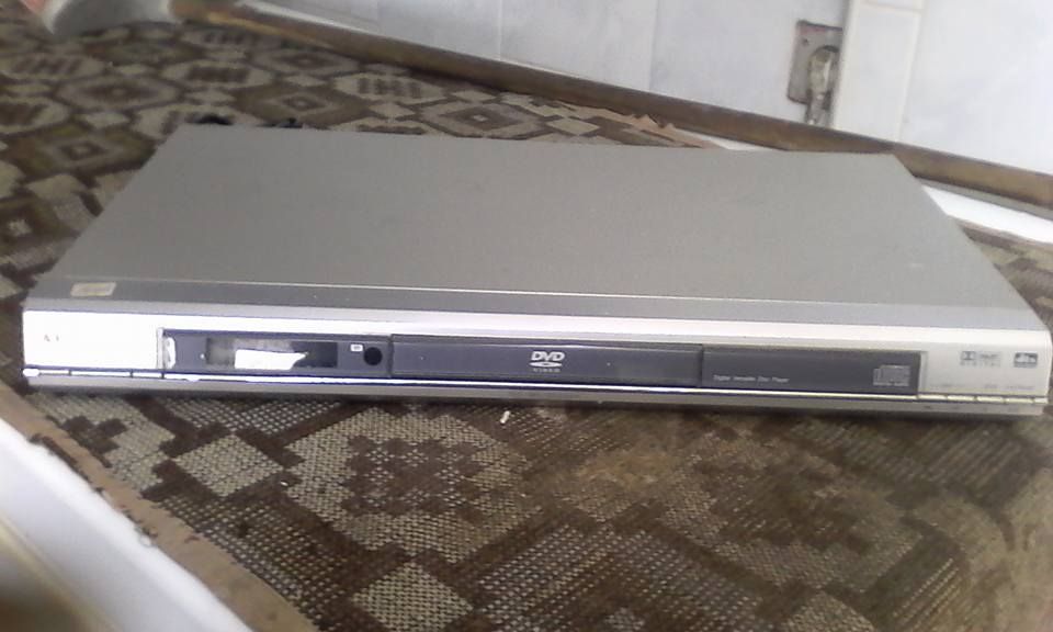DVD player in working condition64286064128515122