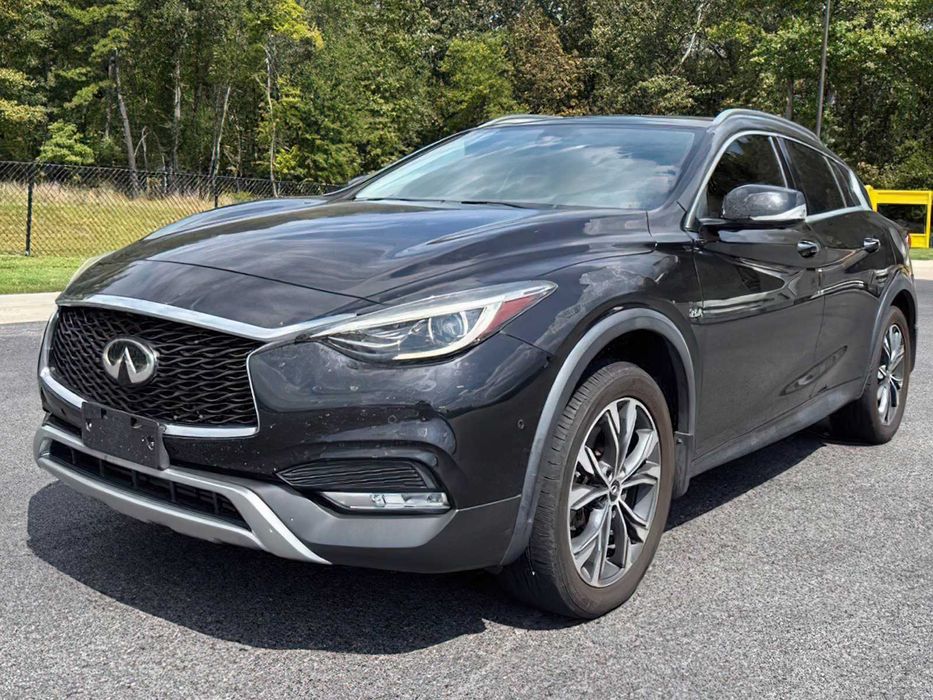 Infiniti QX30 Luxe      2019