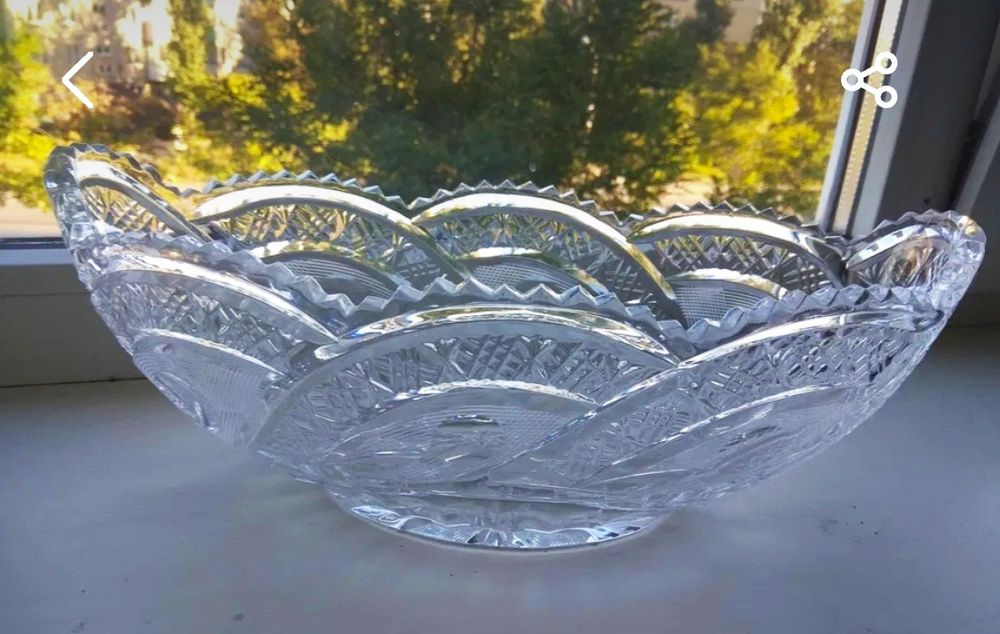 Хрустальные салатники ,ваза