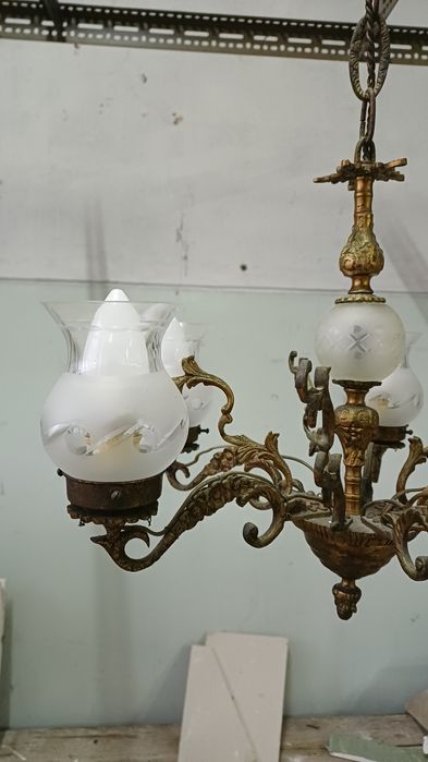 Candeeiro de teto antigo