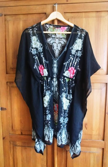 Narzutka plażowa, pareo kwiaty róże