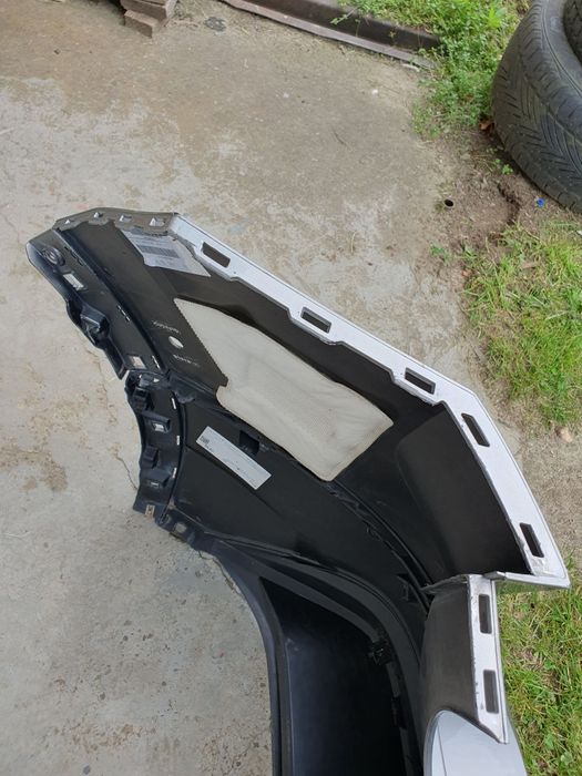 Задній бампер під парктроніки до Фольцваген Тігуан/Volkswagen Tiguan 2