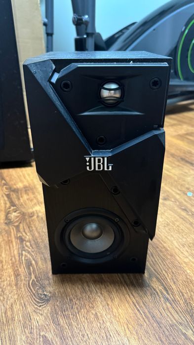 JBL Studio 130 – Legendarna jakość dźwięku! 2 głośniki w dobrym stanie