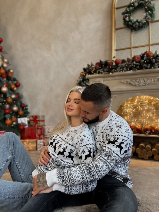 Парні  зимові светри з оленями. Трендовий светр. Світер.