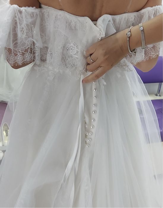 Дизайнерська весільна сукня