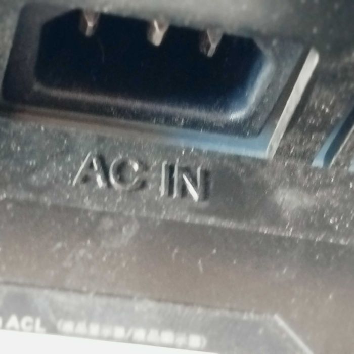 Монитор 17 дюймов Соник старенький но еще рабочий