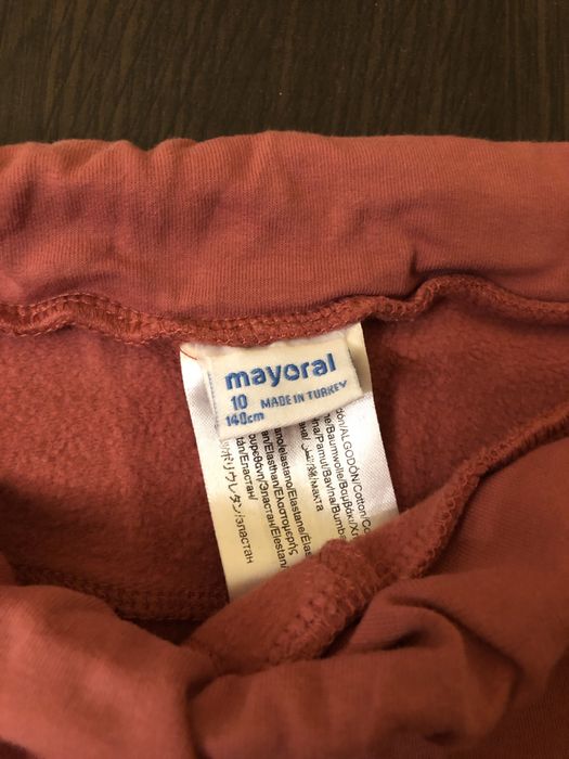 Брючки з еластаном на дівчинку 9-10 років