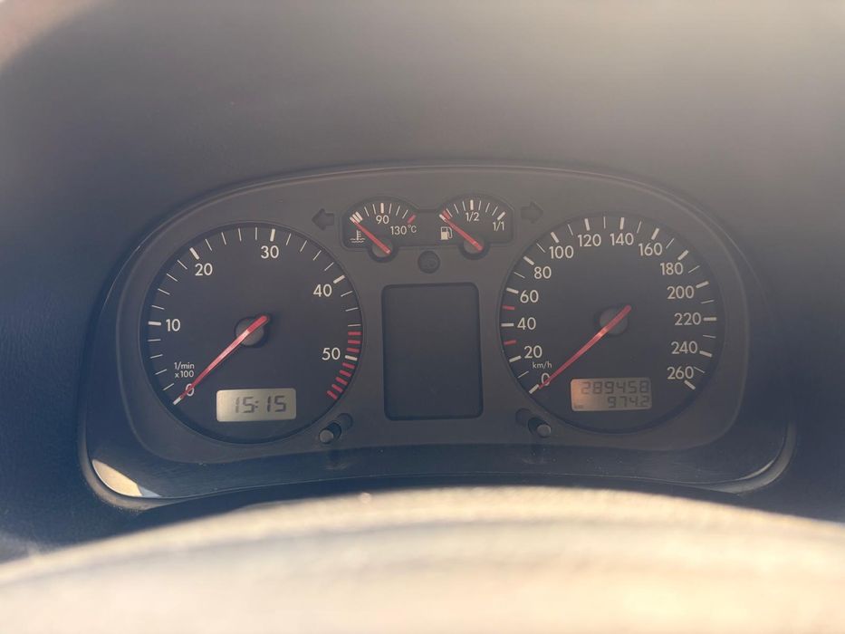 VW Golf 4 Variant Comfortline 1.9 TDI 100cv | 2001 | 290.000 km | Prata