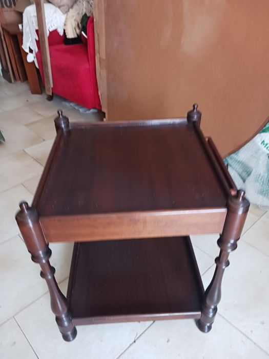 Uma linda mesa de apoio
