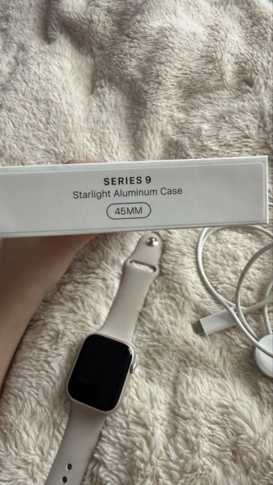 Apple Watch Series 9 45mm Starlight GPS