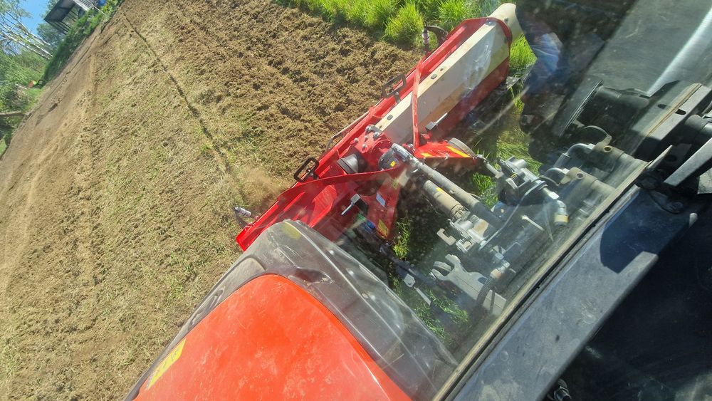 Usługi dużą glebogryzarką 2,5m robocze