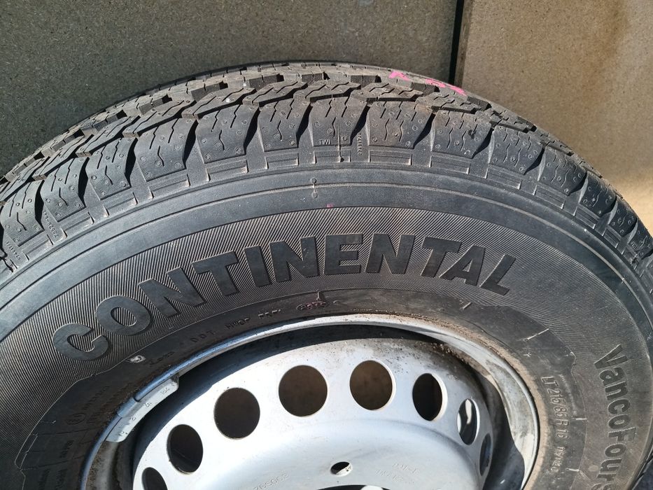 Opona felga 225/85E16 Michelin Mercedes
