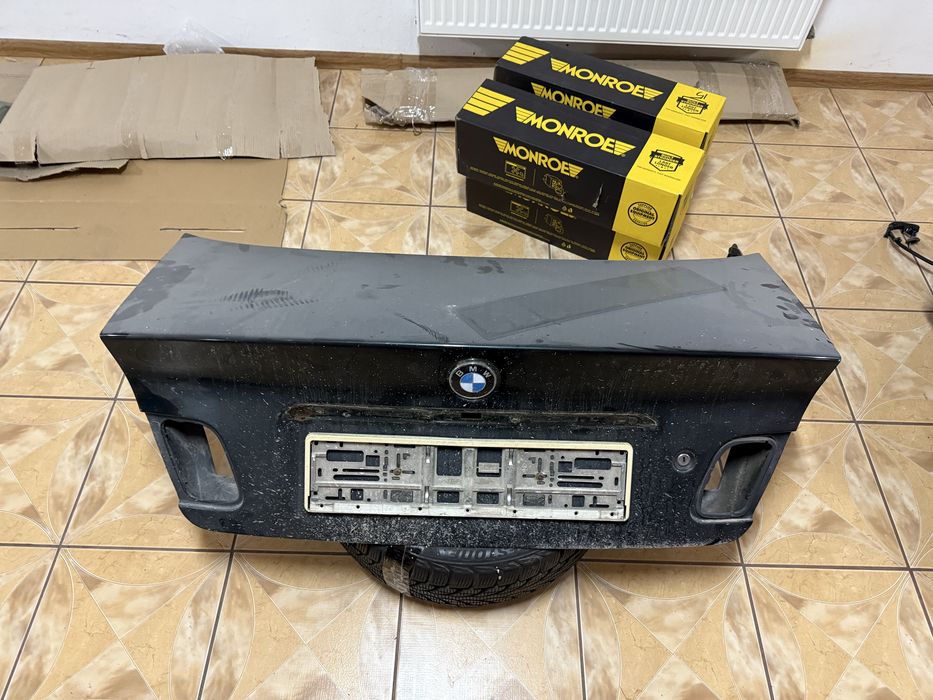 Кришка багажника BMW 320 e46