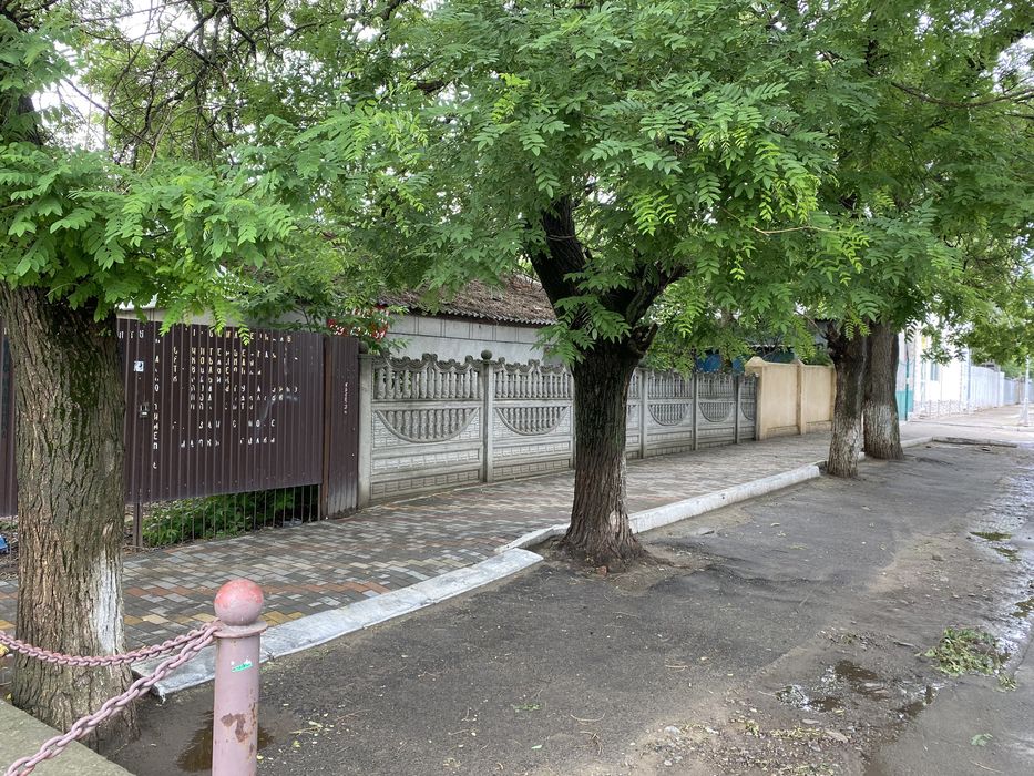 Дом, земельный участок возле рынка