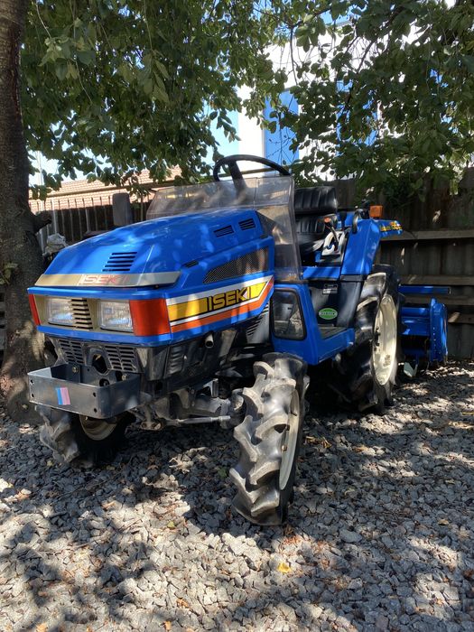 Японский мини трактор Iseki
