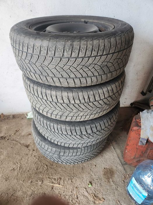 Гума Goodyear 215/60 r16 з металевими дисками