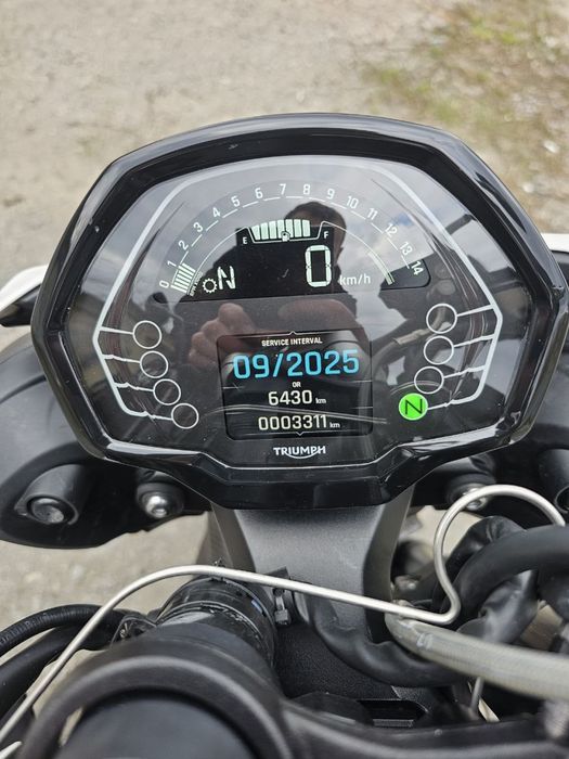 Triumph STREET TRIPlE 765