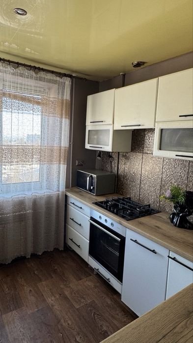Продаж 2 кім. 10 мкрн. Лівий берег