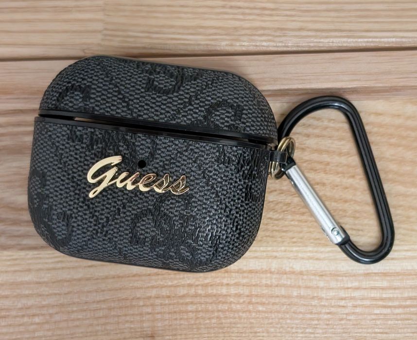 Оригінальний кейс чохол Guess для Apple AirPods 3