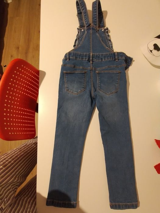 Ogrodniczki, jeansy r116 jak nowe