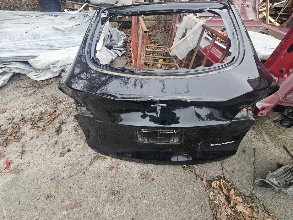 Ляда model Y 2024 чорна