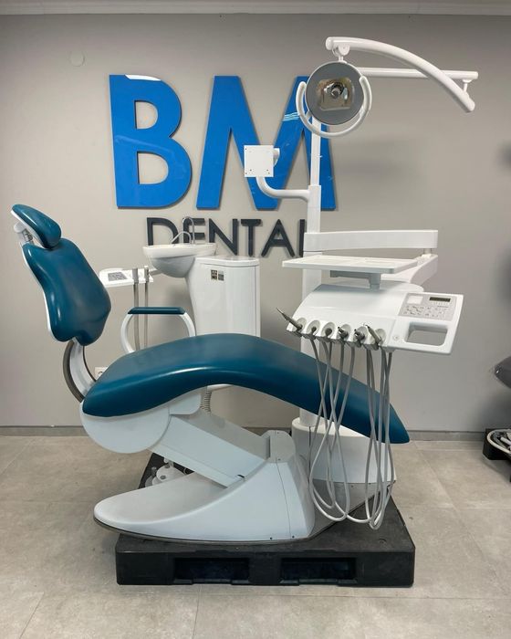 Стоматологічна установка Diplomat Lux250