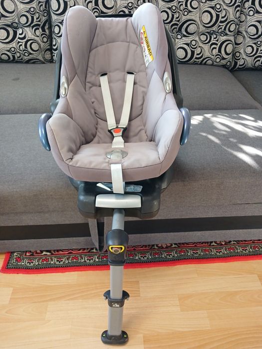 Продам автокрісло з базою maxi-cosi