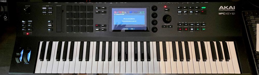 AKAI MPC KEY 61 como novo