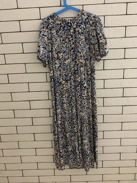 Легка квіткова сукня міді від Primark — ідеальний вибір на літо