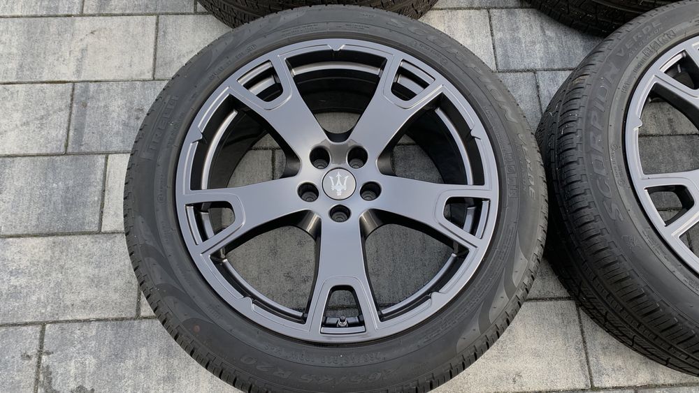 Koła felgi aluminiowe Maserati Levante 5x114,3 20 cali całoroczne