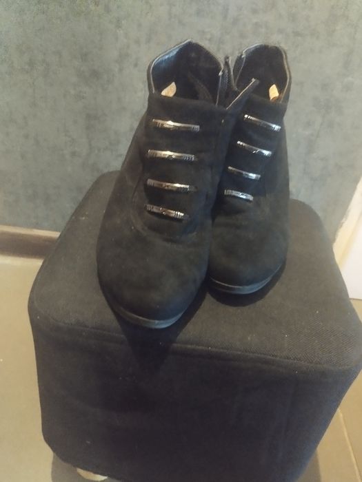 Botki na slupku czarne