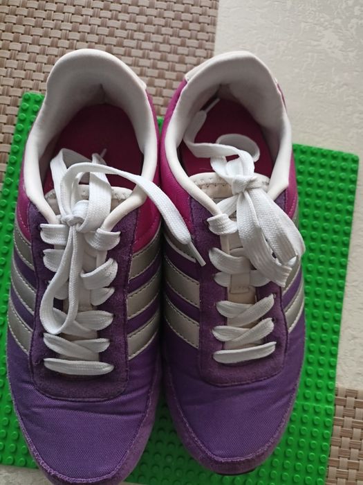 Buty damskie Adidas Neo Label rozm.37/ jedna trzecia