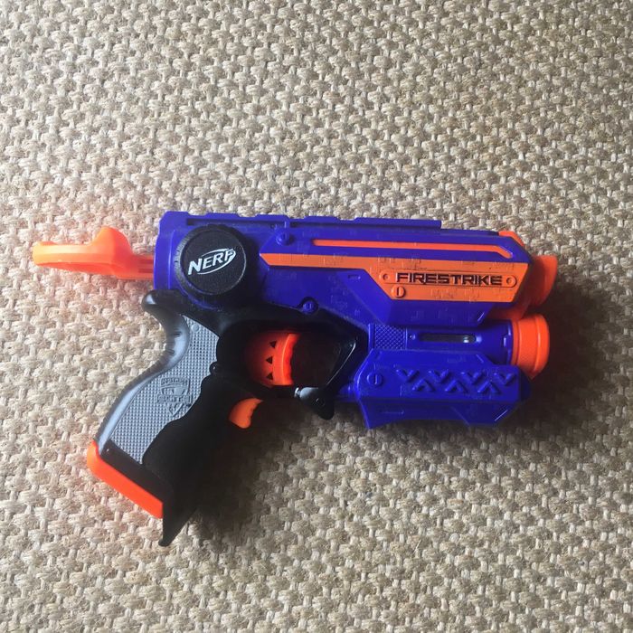 Lançador NERF Elite Firestrike sem balas